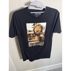 Goonies Truffle Shuffle Chunk Photo Men's T-Shirt 1985 Vintage size small